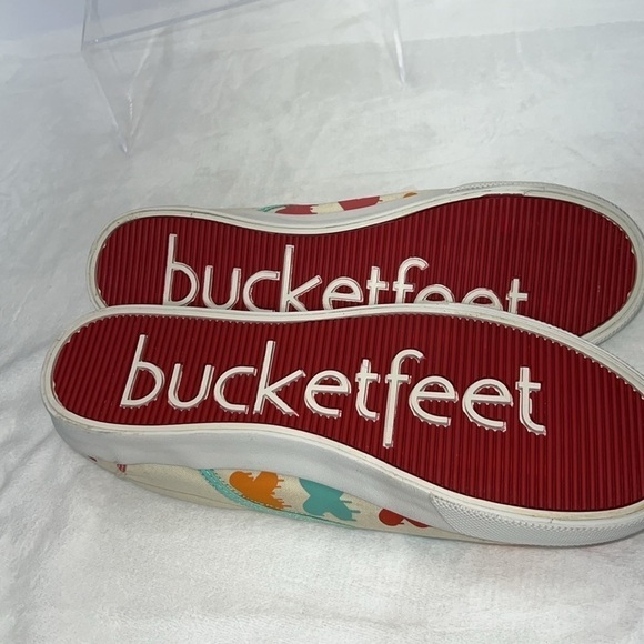 Men’s bucketfeet painted “x” Gym shoe/sneakers. Size 11. NWT. - Picture 5 of 6